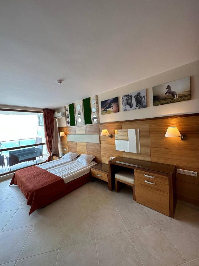Briz Beach Apartments - Section B Slăntjev Brjag Exteriör bild