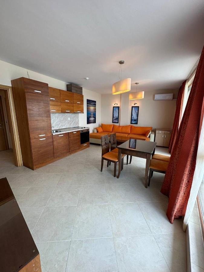 Briz Beach Apartments - Section B Slăntjev Brjag Exteriör bild
