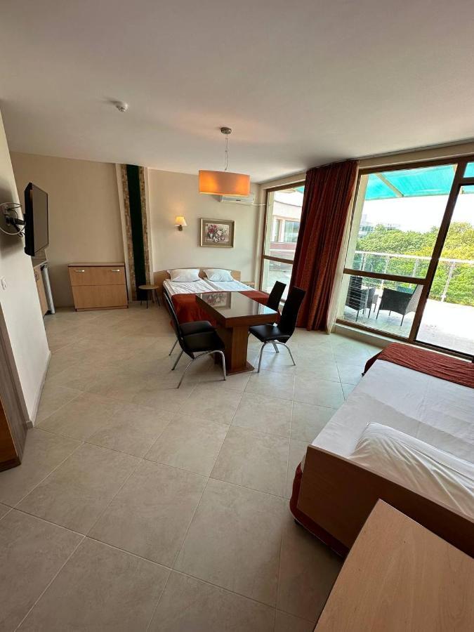 Briz Beach Apartments - Section B Slăntjev Brjag Exteriör bild