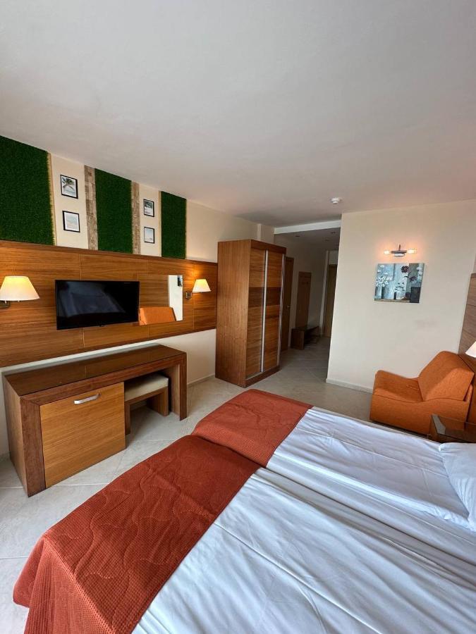 Briz Beach Apartments - Section B Slăntjev Brjag Exteriör bild
