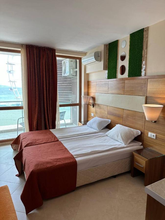 Briz Beach Apartments - Section B Slăntjev Brjag Exteriör bild