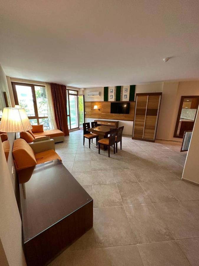Briz Beach Apartments - Section B Slăntjev Brjag Exteriör bild