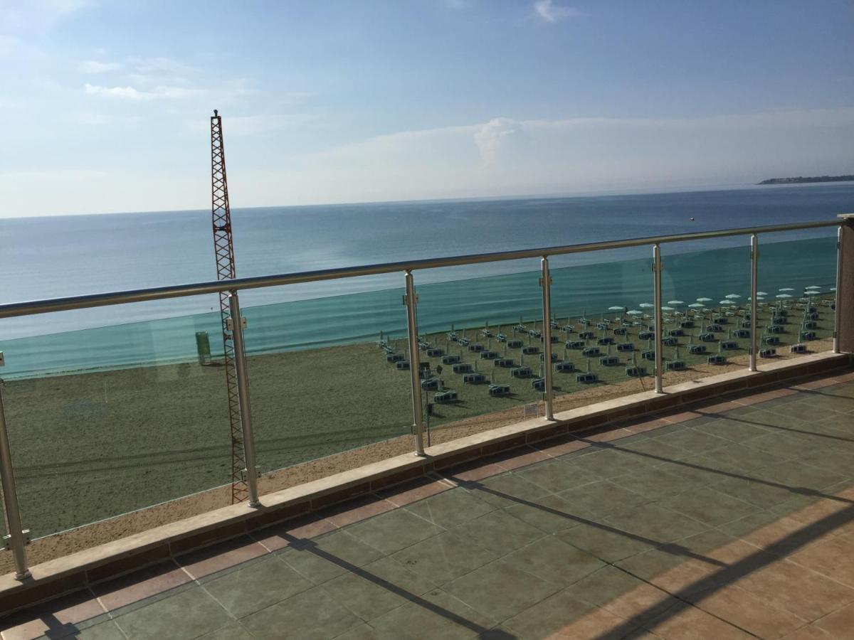 Briz Beach Apartments - Section B Slăntjev Brjag Exteriör bild